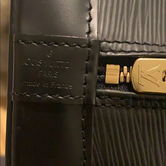 Vintage Louis Vuitton Alma Black Epi Handbag - Picture 8 of 14